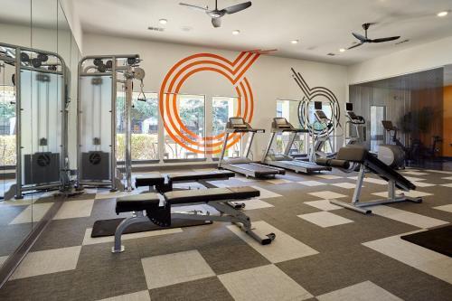 The Domain Premier Suites By Sonder