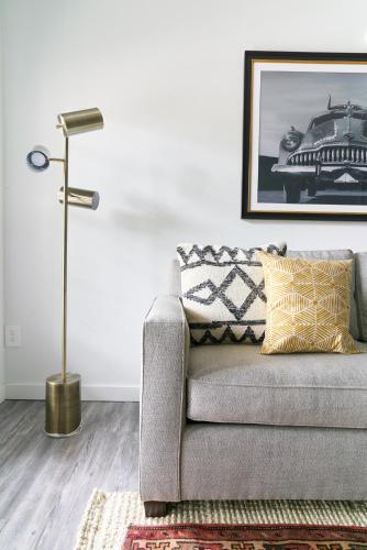 The Domain Premier Suites By Sonder