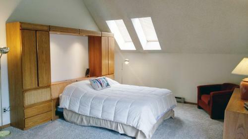 177 Lake Townhouse #d