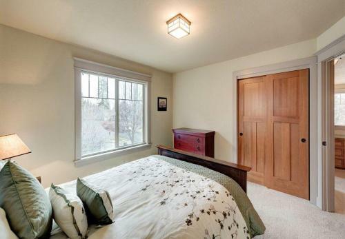 Awbrey-ac-by Dt-4br/2.5ba