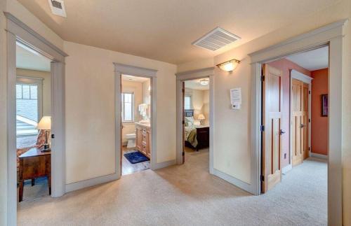 Awbrey-ac-by Dt-4br/2.5ba