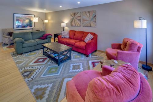 723 Ne 11th Street Home