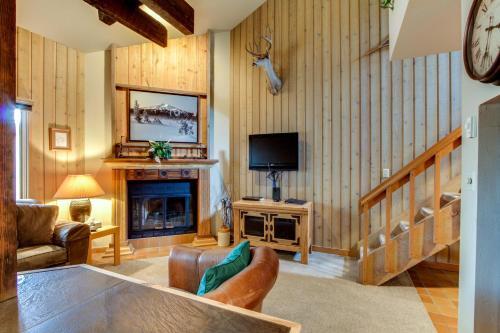 Mt Bachelor Village Ski House # 262