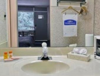 Hotel Howard Johnson Inn - Fredericksburg