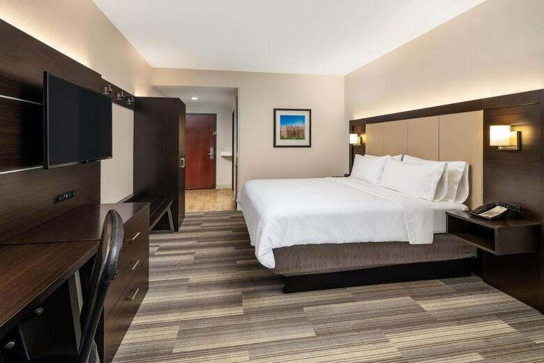 Holiday Inn Express Hotel & Suites Florence I-95 @ Hwy 327