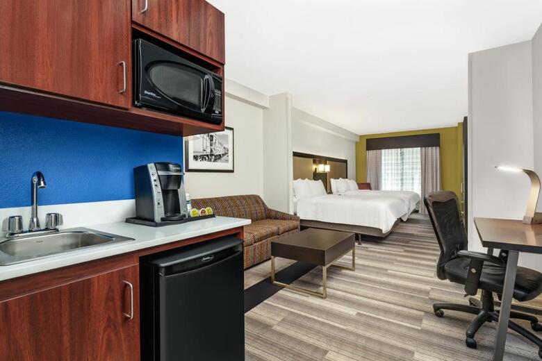 Holiday Inn Express Hotel & Suites Florence I-95 @ Hwy 327