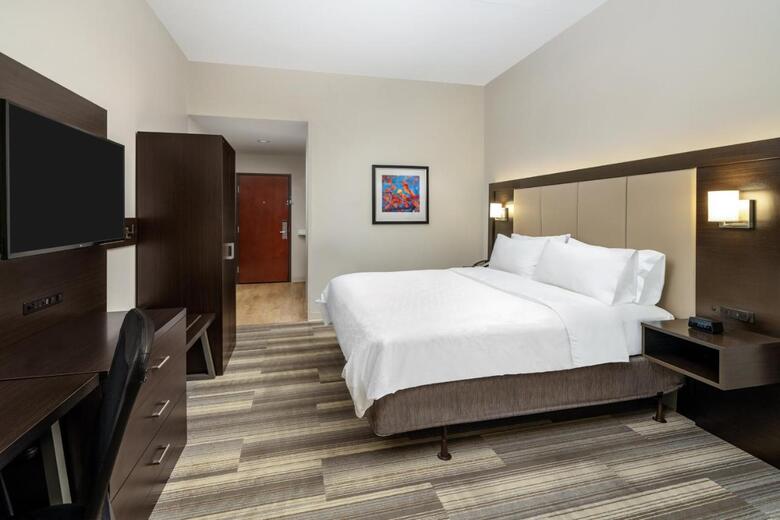 Holiday Inn Express Hotel & Suites Florence I-95 @ Hwy 327