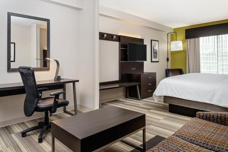 Holiday Inn Express Hotel & Suites Florence I-95 @ Hwy 327