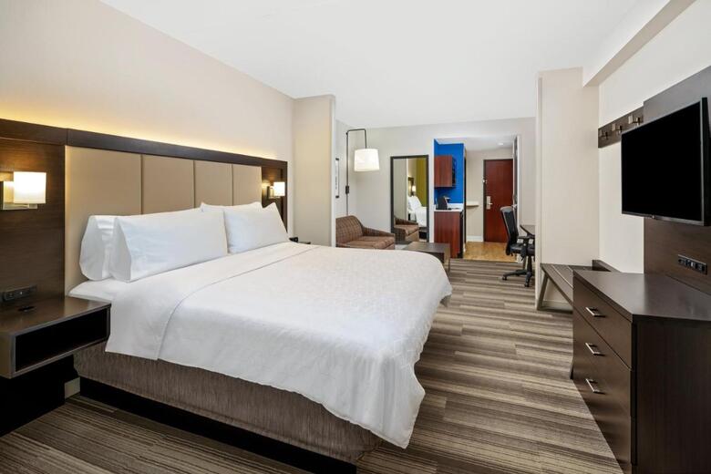 Holiday Inn Express Hotel & Suites Florence I-95 @ Hwy 327