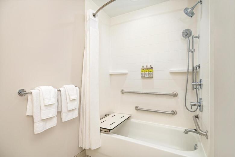 Holiday Inn Express Hotel & Suites Florence I-95 @ Hwy 327