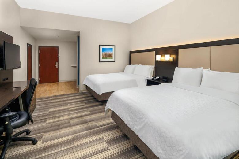Holiday Inn Express Hotel & Suites Florence I-95 @ Hwy 327