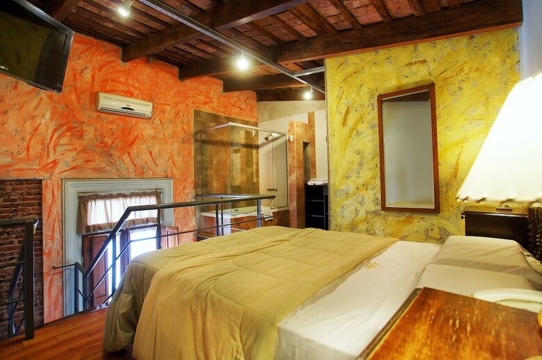 La Fresque Hotel