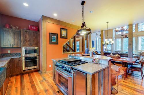 Antler Ridge Ski Lodge