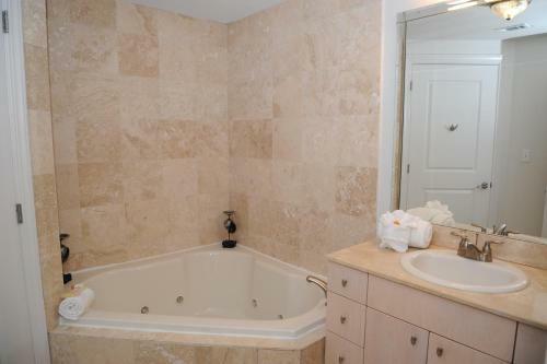 Sea Breeze 209 Deluxe - Two Bedroom Apartment