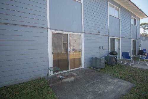 Oak Shores 90 - Two Bedroom Apartment