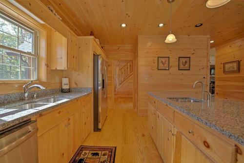High Top Mountain Lodge Cabin
