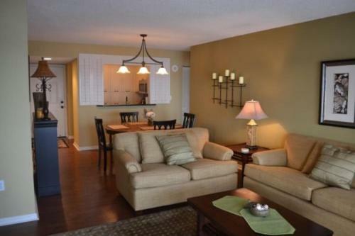 Apartamento Hickory Bay West - Two Bedroom Condominium 204