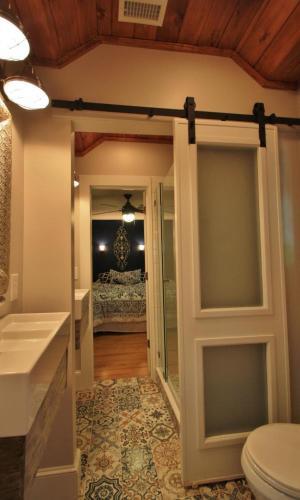 Downtown Hideaway - Green Door