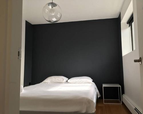 Apartamento Modern, Spacious, Two Bedroom With Balcony!