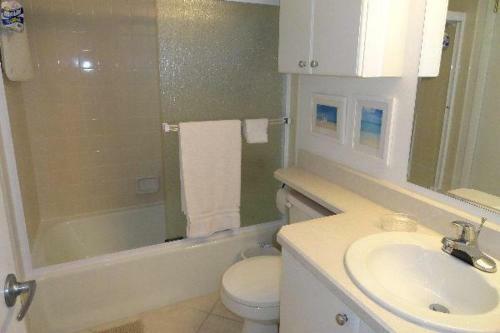 Waterway Two Bedroom Apartment, Unit 211