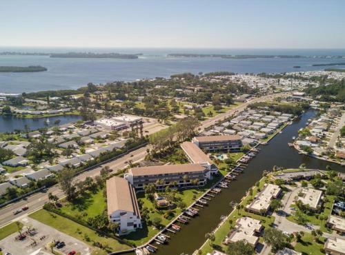Waterway Two Bedroom Apartment, Unit 327