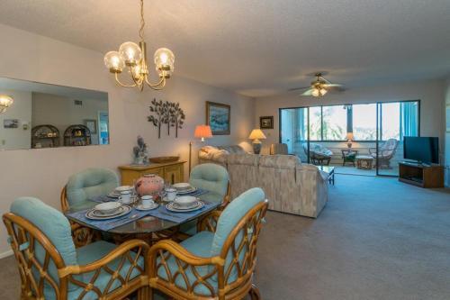 Waterway Two Bedroom Apartment, Unit 327