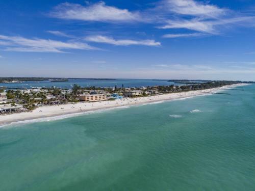 Absolute Anna Maria Two-bedroom Apartment