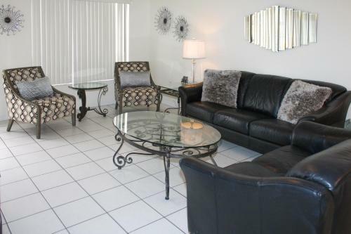 Absolute Anna Maria Two-bedroom Apartment