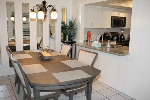 Absolute Anna Maria Two-bedroom Apartment