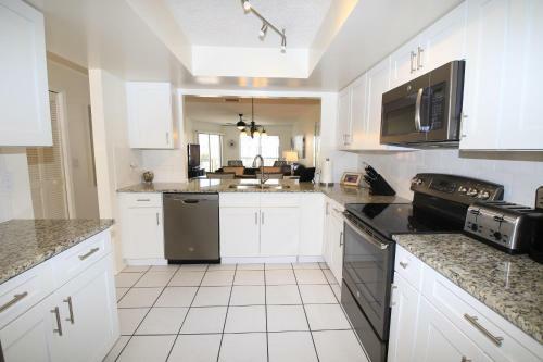 Absolute Anna Maria Two-bedroom Apartment