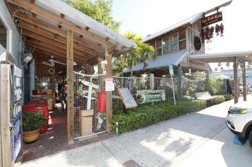 Absolute Anna Maria Two-bedroom Apartment