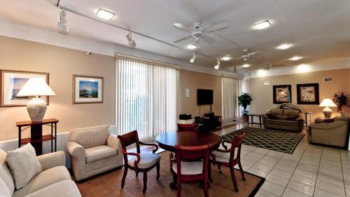 Apartamento Runaway Bay 242 - 1418878 Condo