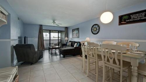 Apartamento Runaway Bay 242 - 1418878 Condo