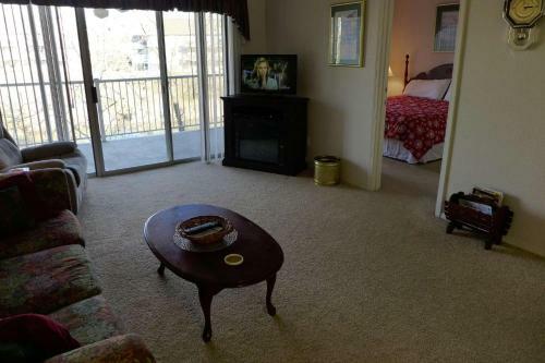 Fall Creek 2bdr Condo (34-29)
