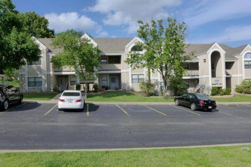 Pointe Royale Luxury Ground-floor 2bdr Condo (61-2)