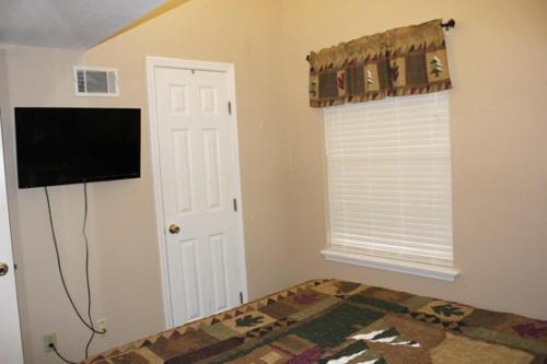 Fall Creek 4bdr Condo (42, 9&10)