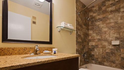 Hotel Best Western Plus Windjammer Inn & Conference Center