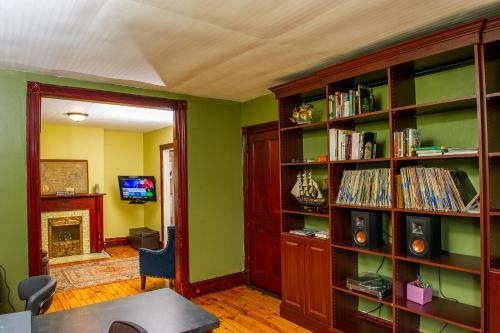 Wonderful West Side Entire House