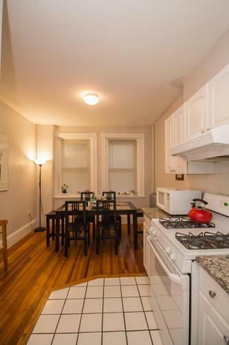 Apartamento Renovated 3 Bed, 2 Bath - Steps To Public Transportation