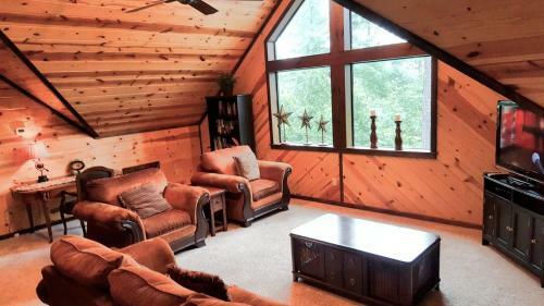 Red Dirt Lodge Broken Bow Cabin