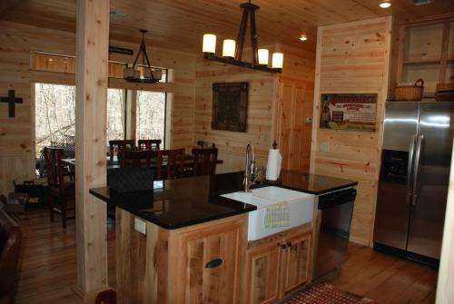 Woodcreek Lodge Broken Bow Cabin