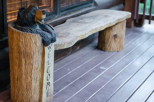 Bear Feet Retreat Cabin Broken Bow Cabin