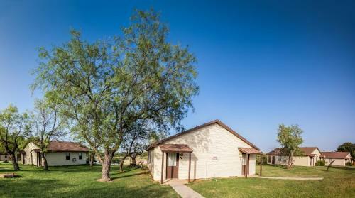 Bay Landing Camping Resort Cabin 8