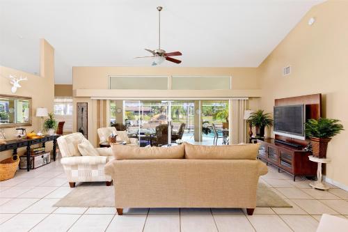 Cape Coral Waterfront Serenity
