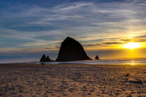 Beaches Inn | Orca Bay Townhouse