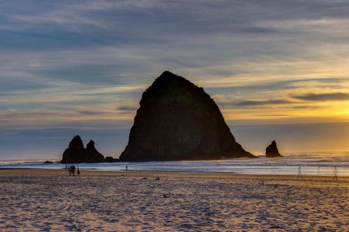 Beaches Inn | Orca Bay Townhouse