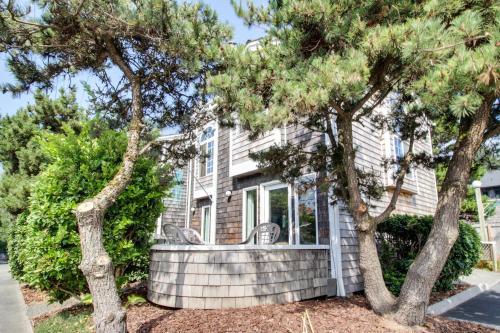 Beaches Inn | Orca Bay Townhouse