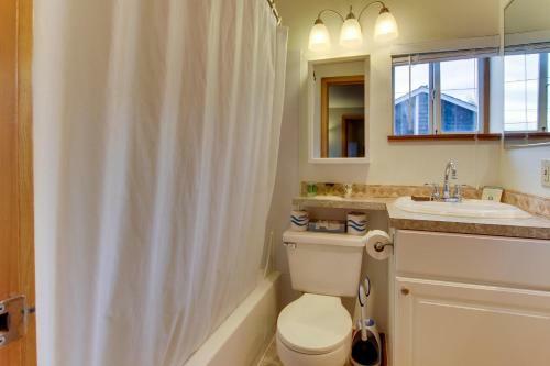 Beaches Inn | Captains Cove Cottage 9