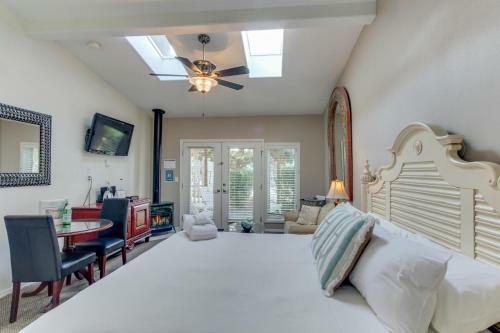 Sandals Inn | Spa Suite & Oceanside Cabana
