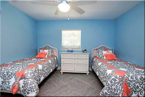 Chapin Lane Villa 11510 Home